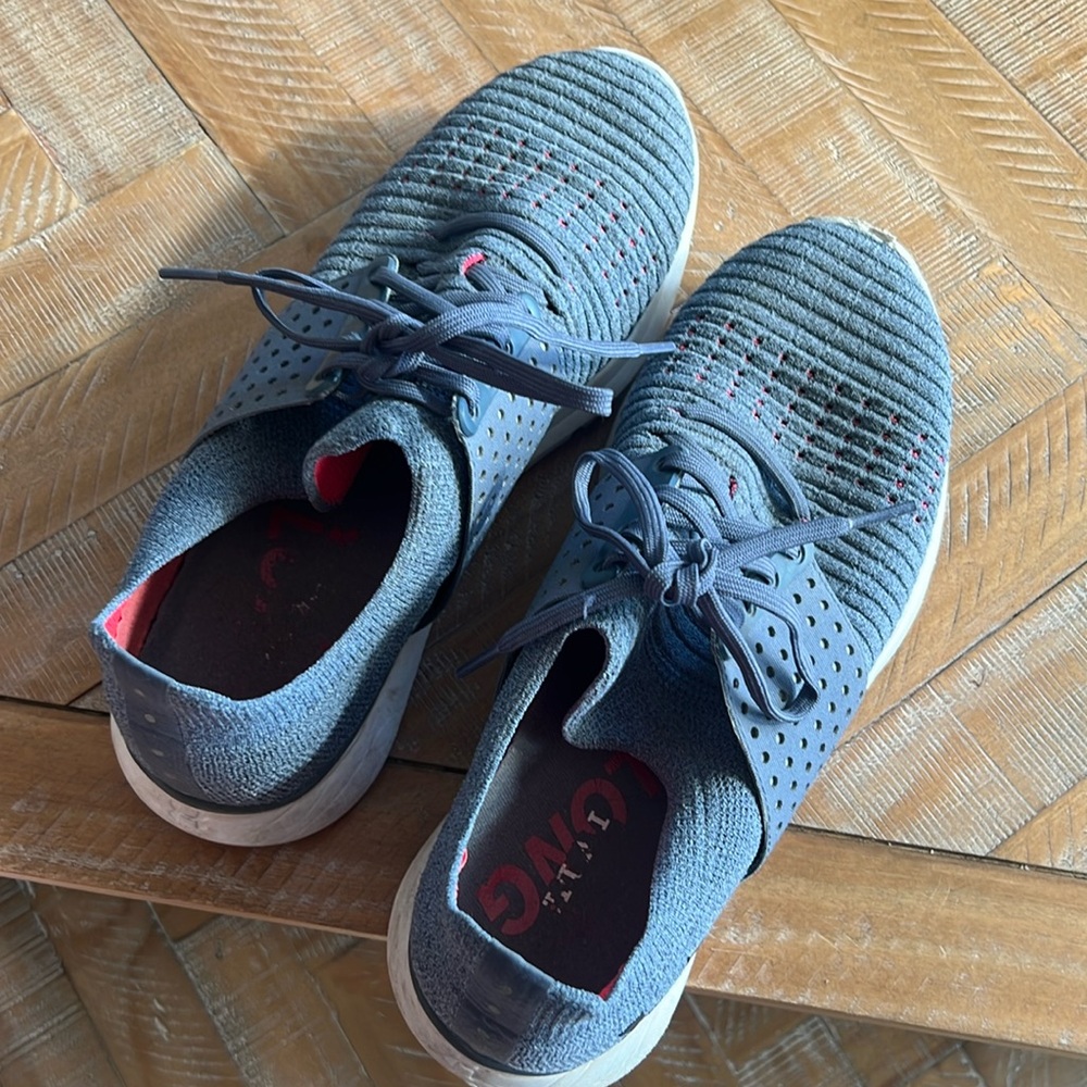 Underarmour tennis shoes